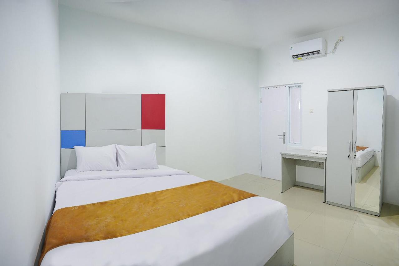 Ndalem Kraton Hotel ซิโดอาร์โจ ภายนอก รูปภาพ